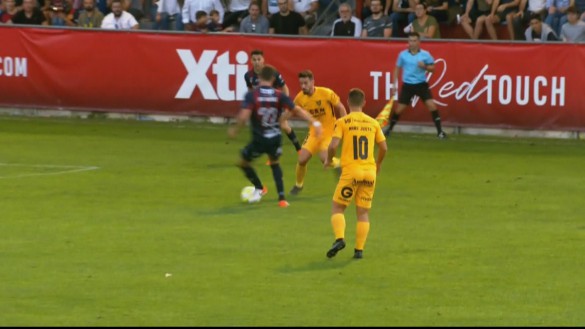 El Yeclano se hace fuerte en La Constitución (2-1)