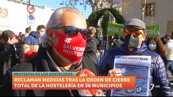 Los hosteleros se concentran en San Esteban para exigir soluciones a sus pérdidas
