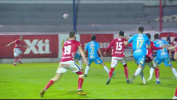 Remontada grana con goles de Álvaro Moreno y Curto (1-2)