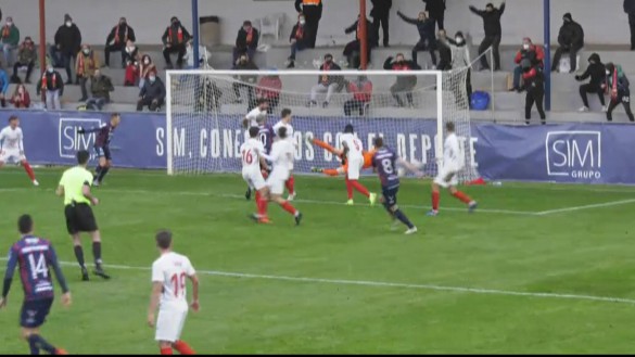 El Yeclano consigue la primera victoria en liga ante el Sevilla Atlético (3-1)