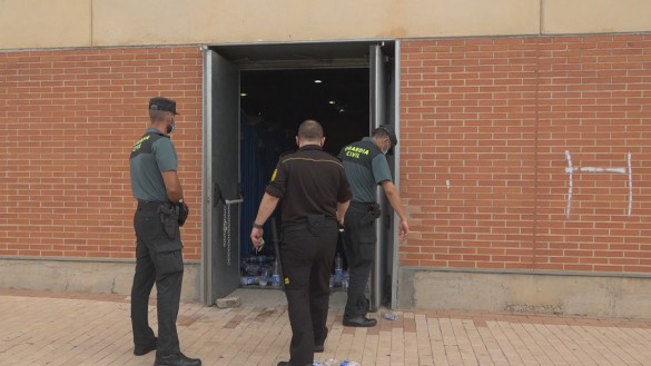 Buscan a 44 de los 59 argelinos fugados esta madrugada del pabellón donde guardaban cuarentena