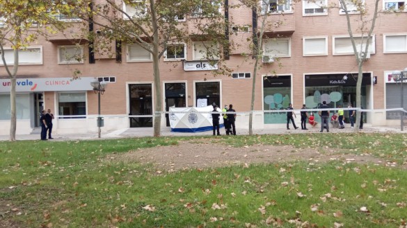 El médico José Antonio Villegas fallece apuñalado en su portal en Murcia