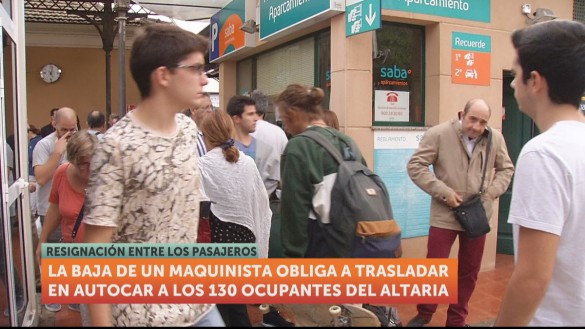 La baja de un maquinista obliga a Renfe a llevar a los pasajeros en autobús