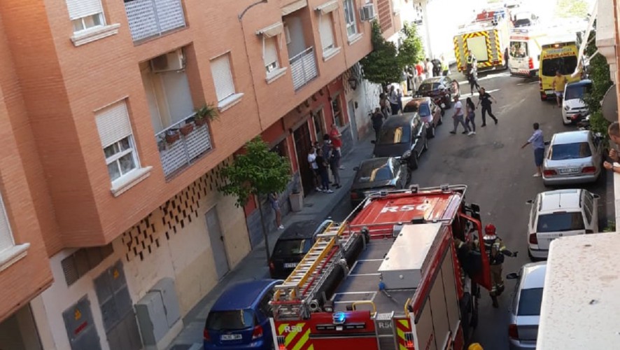Un incendio atrapa a más de 20 personas en un edificio en Javalí Nuevo (Murcia)