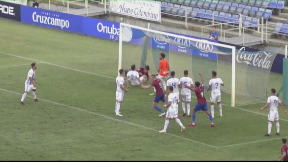 El Jumilla rasca un punto en el Nuevo Colombino ante el Recre (1-1)