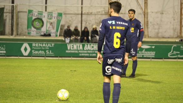 El UCAM se acerca al descenso tras perder en Sanlúcar (2-1)