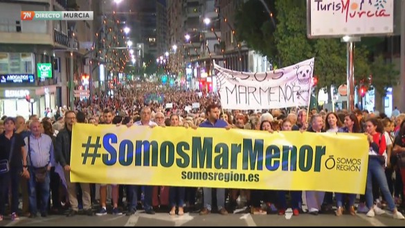 Miles de personas reclaman en Murcia soluciones para el Mar Menor y ayudas por la gota frÃa