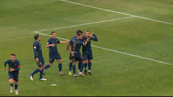 El UCAM remonta con dos goles de Aketxe (2-1)