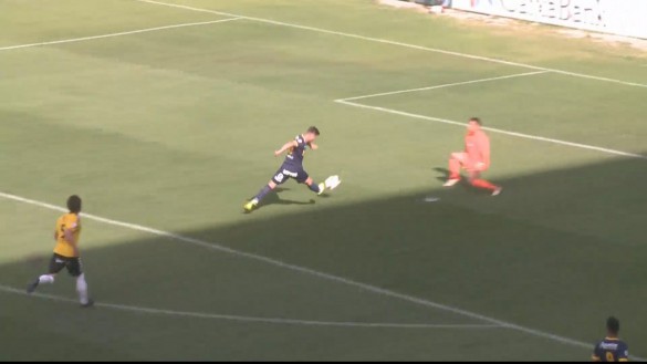 Los universitarios despiden la temporada con una victoria (2-1)