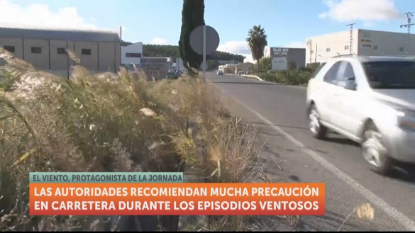 El fuerte viento complica la circulación en carreteras del Noroeste de la Región