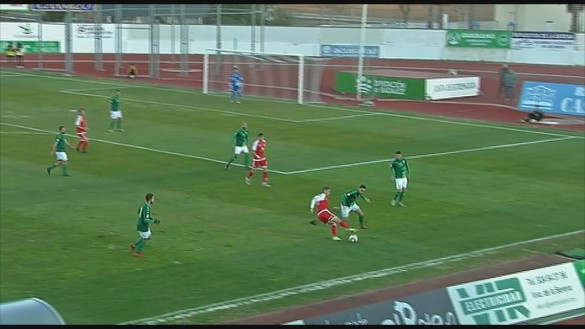 El Real Murcia sufre para empatar en Villanueva de la Serena (0-0)