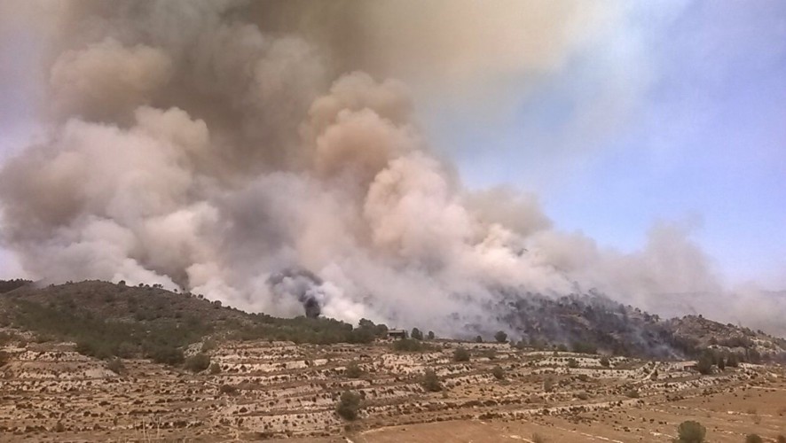 La Unidad Militar de Emergencias se une a la lucha contra el incendio en El Garruchal