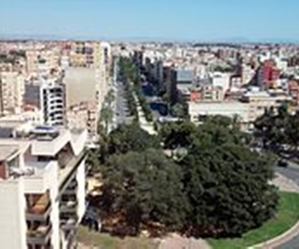 Heridas dos personas al colisionar dos vehÃculos y una furgoneta en la Alameda de San Antón de Cartagena