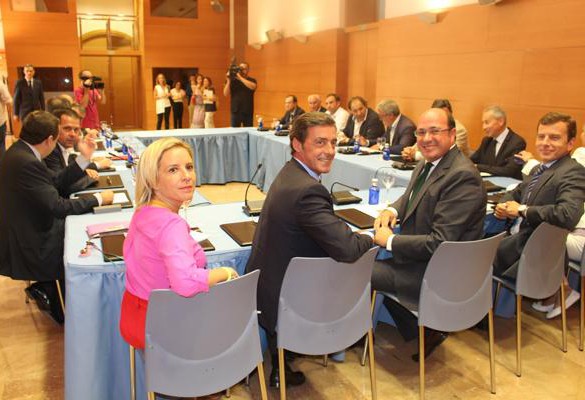Sánchez afirma que no perderán un segundo en el compromiso con el Ministerio para garantizar el agua