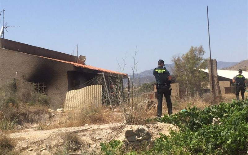 El individuo que podría haber matado a su madre, a su hijo y a la hija de su exmujer sufría una depresión
