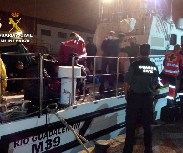 Interceptan tres pateras y 42 inmigrantes en la costa de la Región