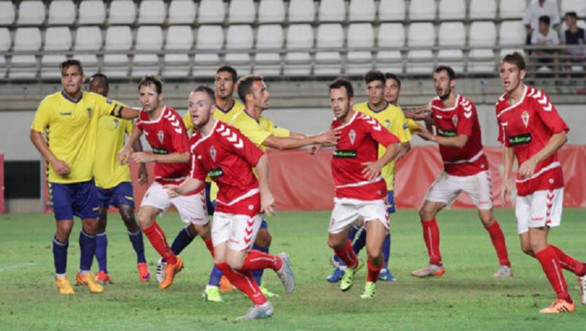 El Real Murcia toma carrerilla en la 7