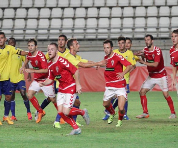 El Real Murcia toma carrerilla en la 7