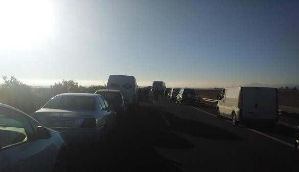 Tres heridos en un accidente múltiple en la A-30 que provoca kilómetros de retención