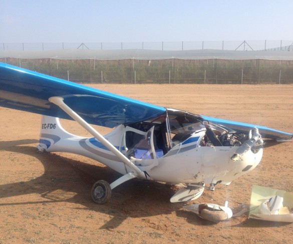 Ilesos los 2 ocupantes de una avioneta accidentada en Los Martínez del Puerto