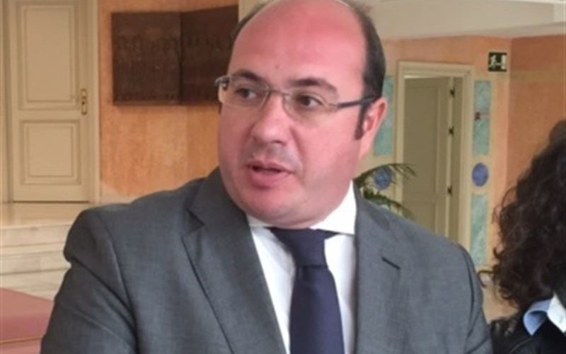 El presidente regional asegura que se cumplirá el objetivo de déficit al final de la legislatura