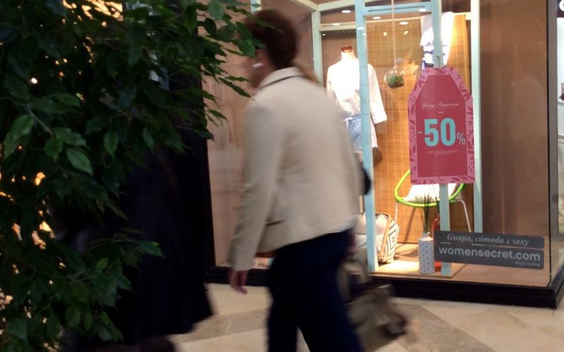 Los precios bajan un 2% en enero y la tasa interanual cae dos décimas