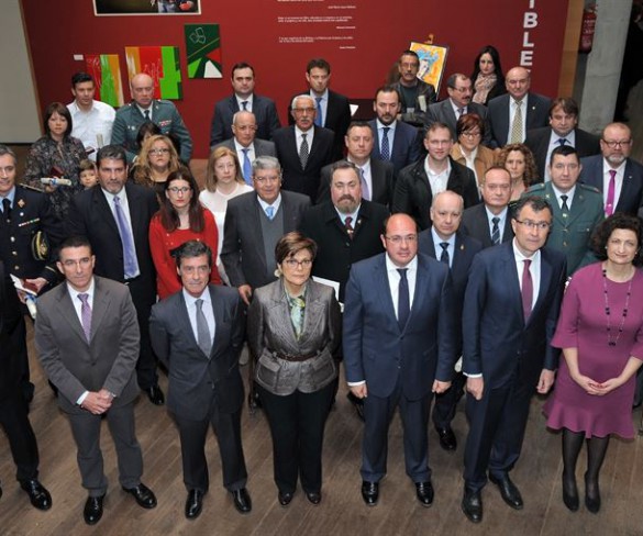 Murcia entrega por primera vez 38 medallas a las víctimas del terrorismo, ocho de ellas a título póstumo