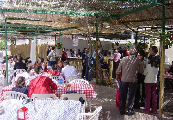 Consumur recomienda a consumidores y usuarios que reclamen ante posibles abusos durante las Fiestas de Primavera