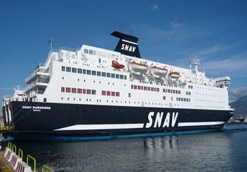 Motín en un ferry averiado en Cartagena para exigir la devolución del pasaje