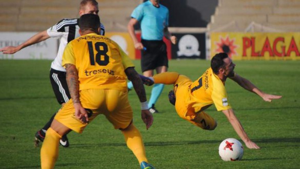 Al UCAM Murcia se le moja la pólvora ante un duro Linense (0-0)