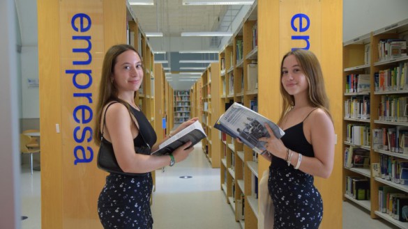 Gemelas hasta el TFG: dos hermanas presentan el mismo día sus trabajos finales en ADE de la UPCT