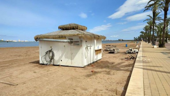 Los chiringuitos de la Región de Murcia, advertidos por Costas, acatarán el horario impuesto